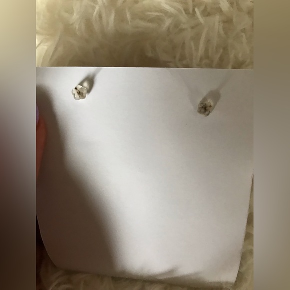 Miel and caramel Red orchid dangling earrings - Picture 2 of 3